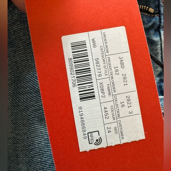 GUCCI Les Pommes High-Rise Denim Shorts - Blue - Picture 6 of 6